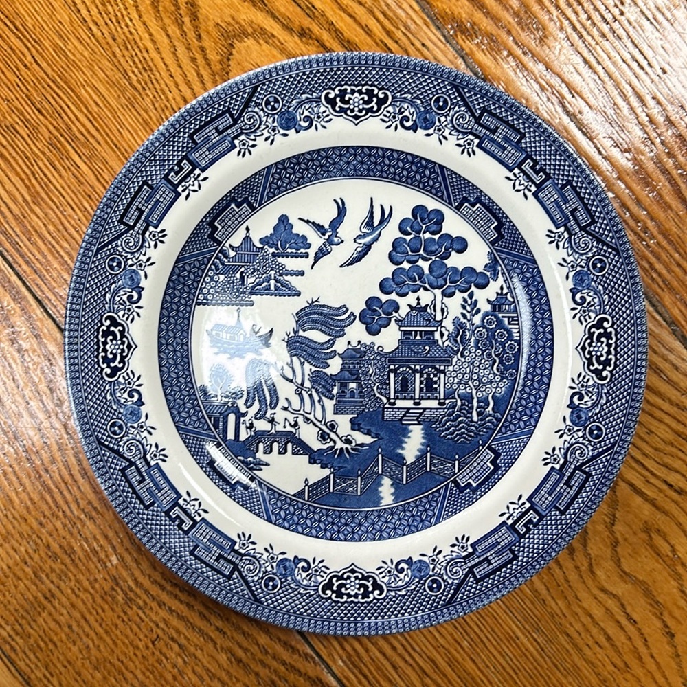 Churchill England Blue Willow 10 1/2” dinner plate.  Great condition.